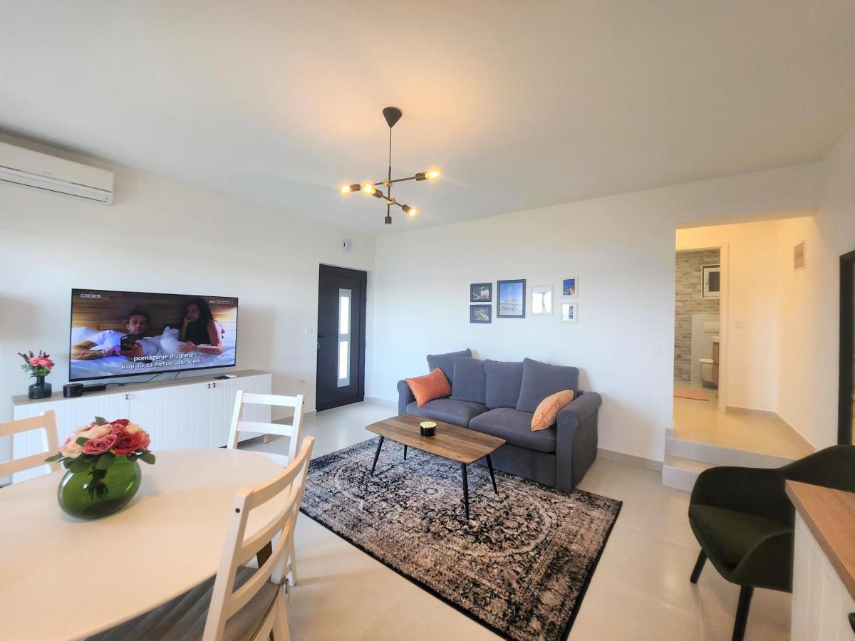 Apartment Big Blue Maslenica Exterior foto